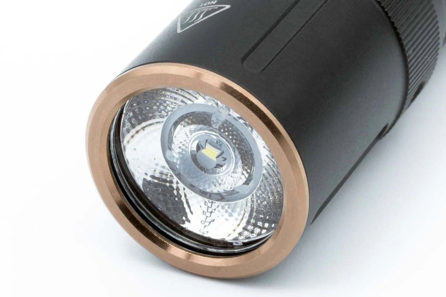 Fenix E12 V2.0 Lampe De Poche EDC Ultra-compacte à Piles AA - 160 Lumens 5 Fenix E12 V2.0 Lampe De Poche EDC Ultra-compacte à Piles AA - 160 Lumens – Image 3