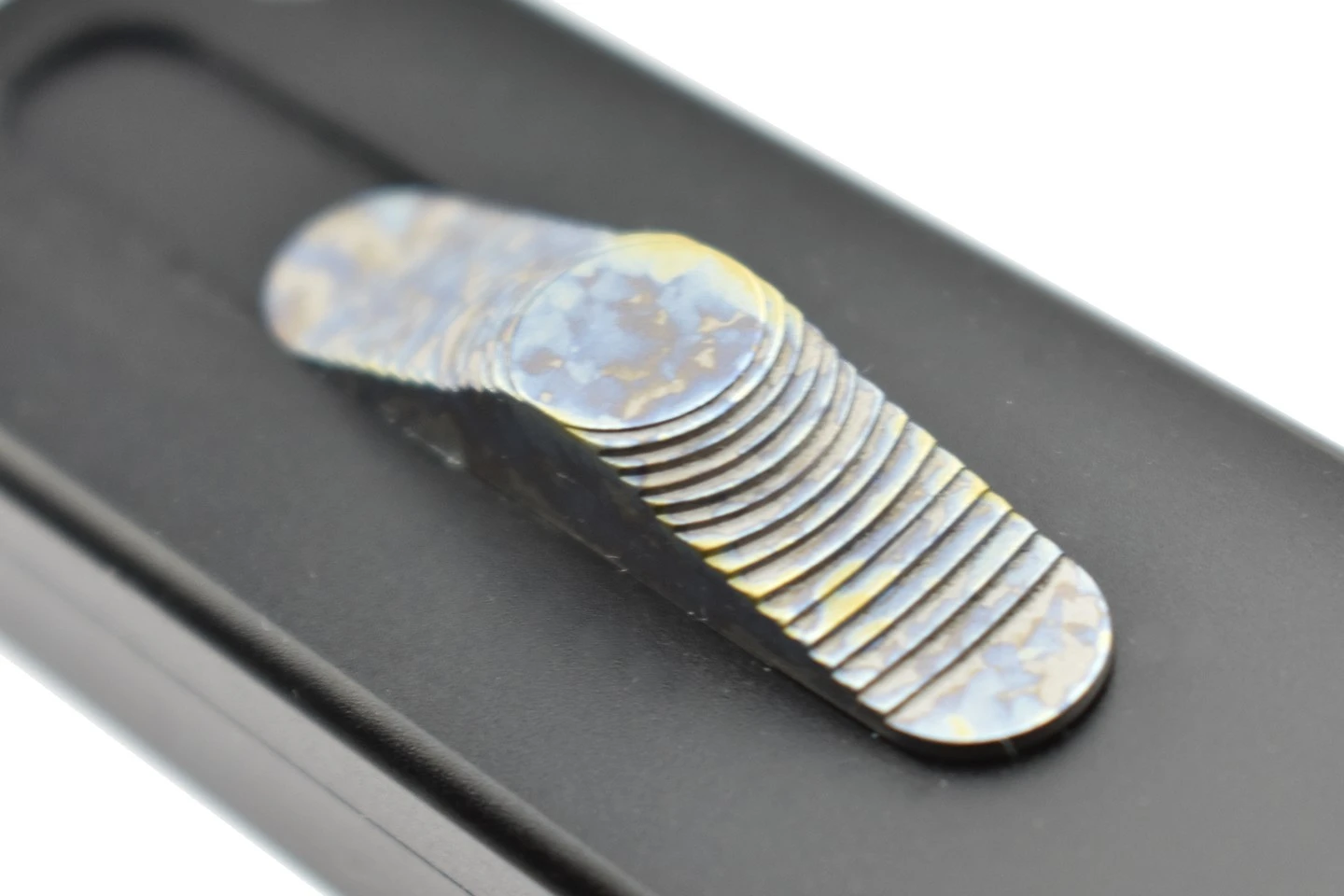 Golgoth G12DT+ Couteau Automatique Lame Double Tranchant Acier D2 Manche Aluminium 8 Golgoth G12DT+ Couteau Automatique Lame Double Tranchant Acier D2 Manche Aluminium – Image 6