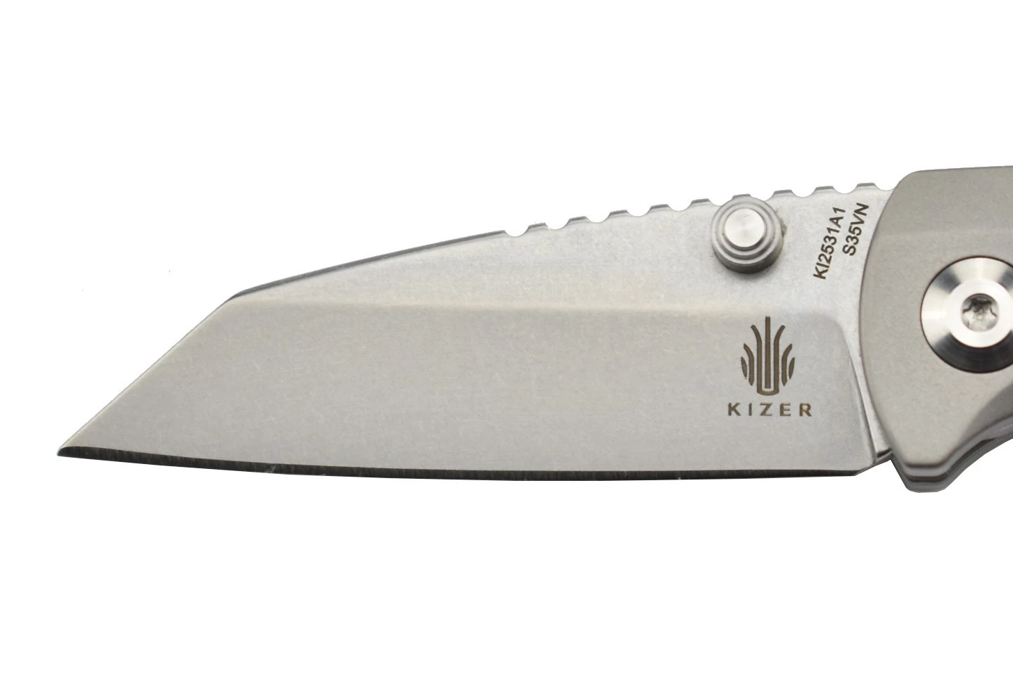 Kizer Ki2531A1 Shard Par Dirk Pinkerton Lame Acier S35VN Manche Titane 5 Kizer Ki2531A1 Shard Par Dirk Pinkerton Lame Acier S35VN Manche Titane – Image 3