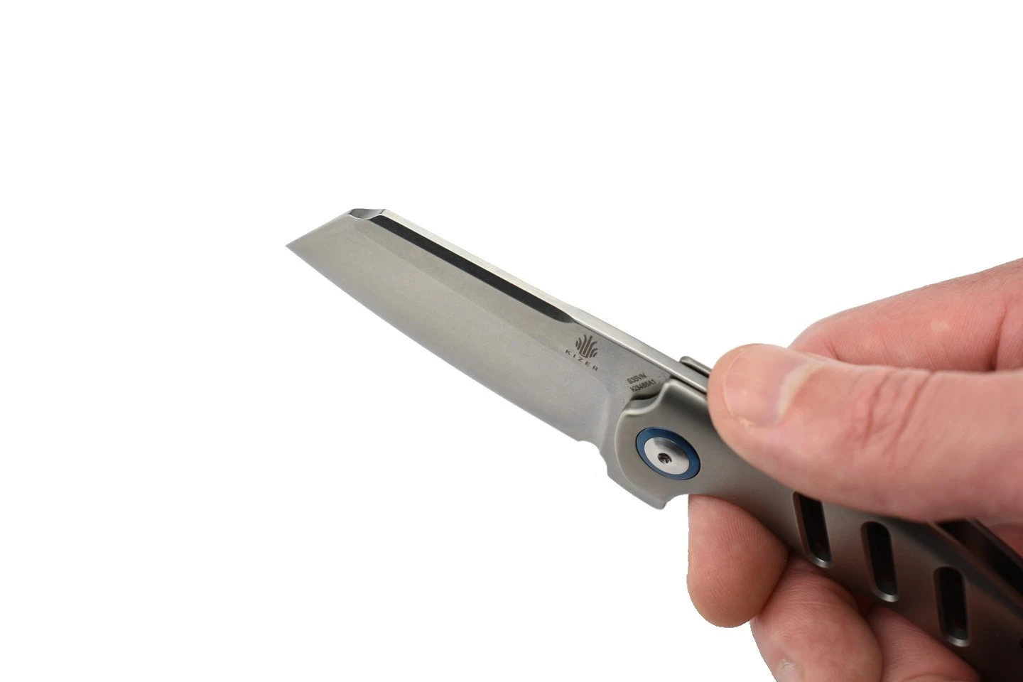 Kizer Ki3488A1 C01C Mini Sheepdog Lame Acier S35VN Et Manche Titane Gris 6 Kizer Ki3488A1 C01C Mini Sheepdog Lame Acier S35VN Et Manche Titane Gris – Image 4