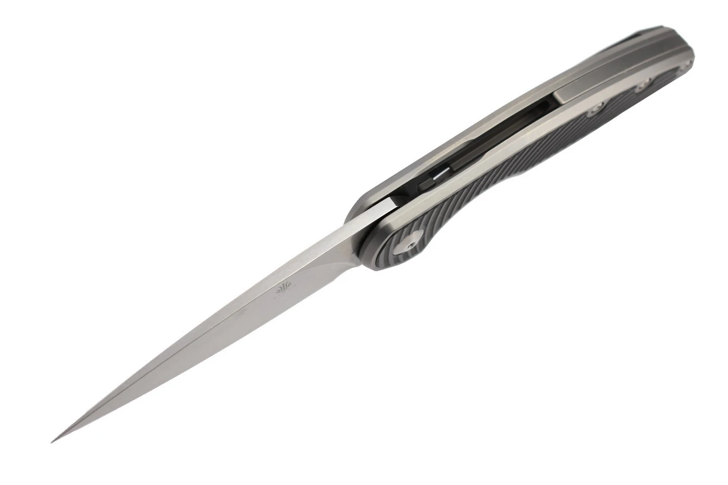 Kizer Ki4518 Ginesis Par Gage Lame Acier S35VN Manche Titane Et Fibre De Carbone 5 Kizer Ki4518 Ginesis Par Gage Lame Acier S35VN Manche Titane Et Fibre De Carbone – Image 3