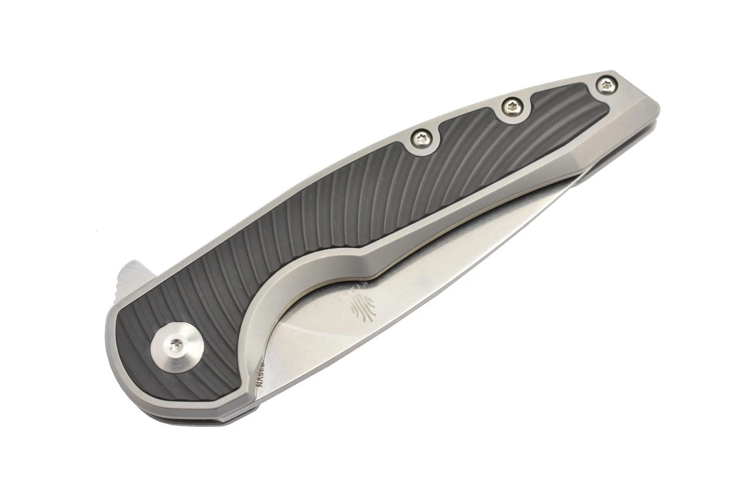 Kizer Ki4518 Ginesis Par Gage Lame Acier S35VN Manche Titane Et Fibre De Carbone 6 Kizer Ki4518 Ginesis Par Gage Lame Acier S35VN Manche Titane Et Fibre De Carbone – Image 4