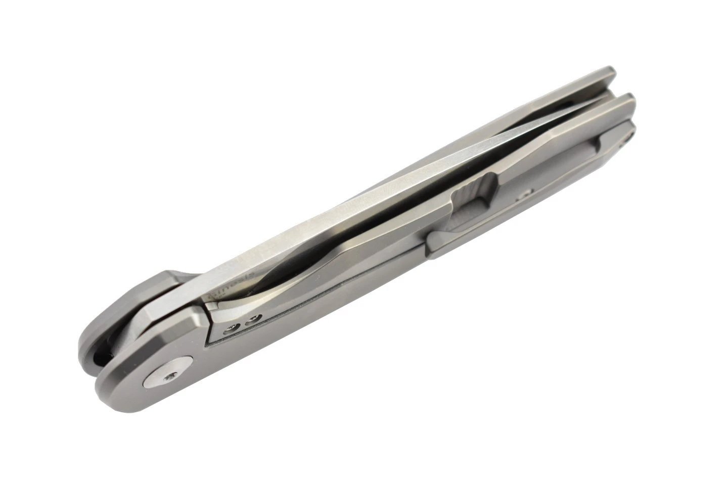 Kizer Ki4518 Ginesis Par Gage Lame Acier S35VN Manche Titane Et Fibre De Carbone 8 Kizer Ki4518 Ginesis Par Gage Lame Acier S35VN Manche Titane Et Fibre De Carbone – Image 6