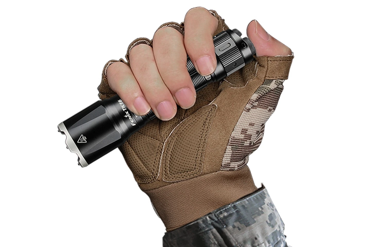 Fenix TK16 V2.0 - Lampe Tactique APF à Double Interrupteur Arrière - 3100 Lumens 5 Fenix TK16 V2.0 - Lampe Tactique APF à Double Interrupteur Arrière - 3100 Lumens – Image 3